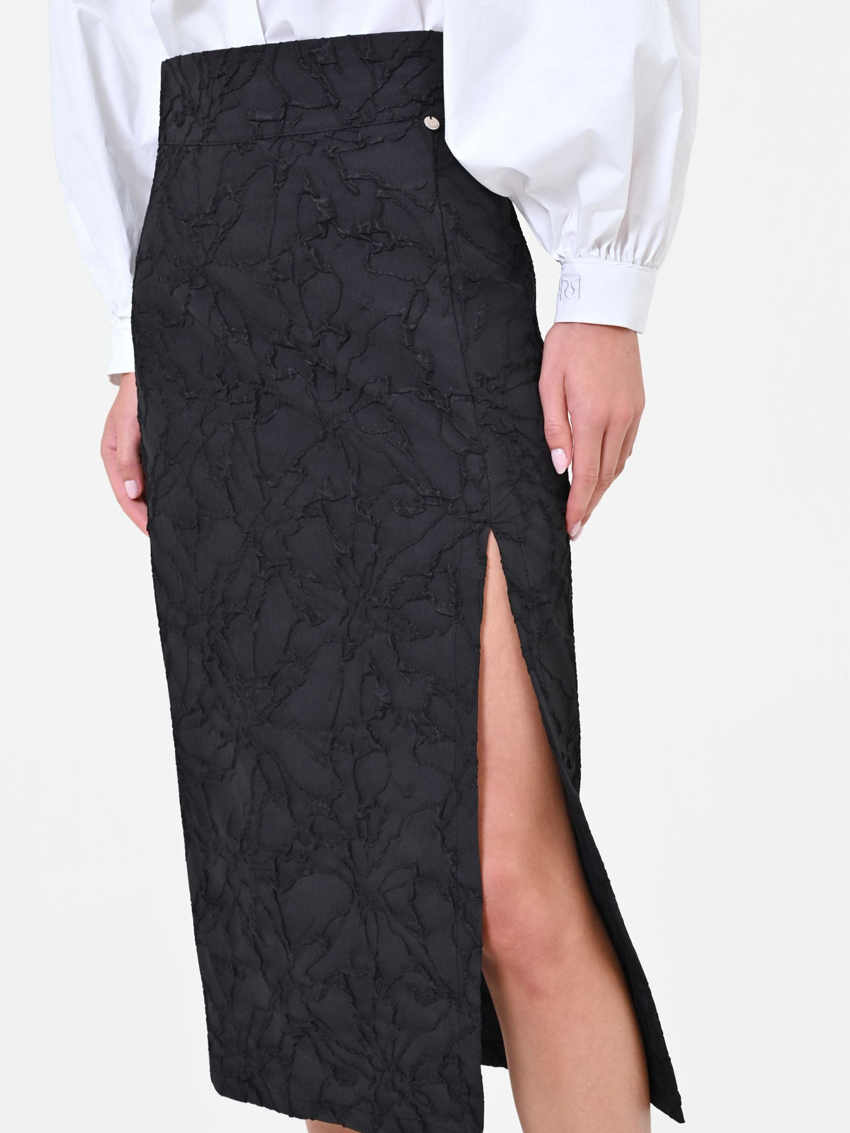 Gonna midi nera con spacco in tessuto jacquard