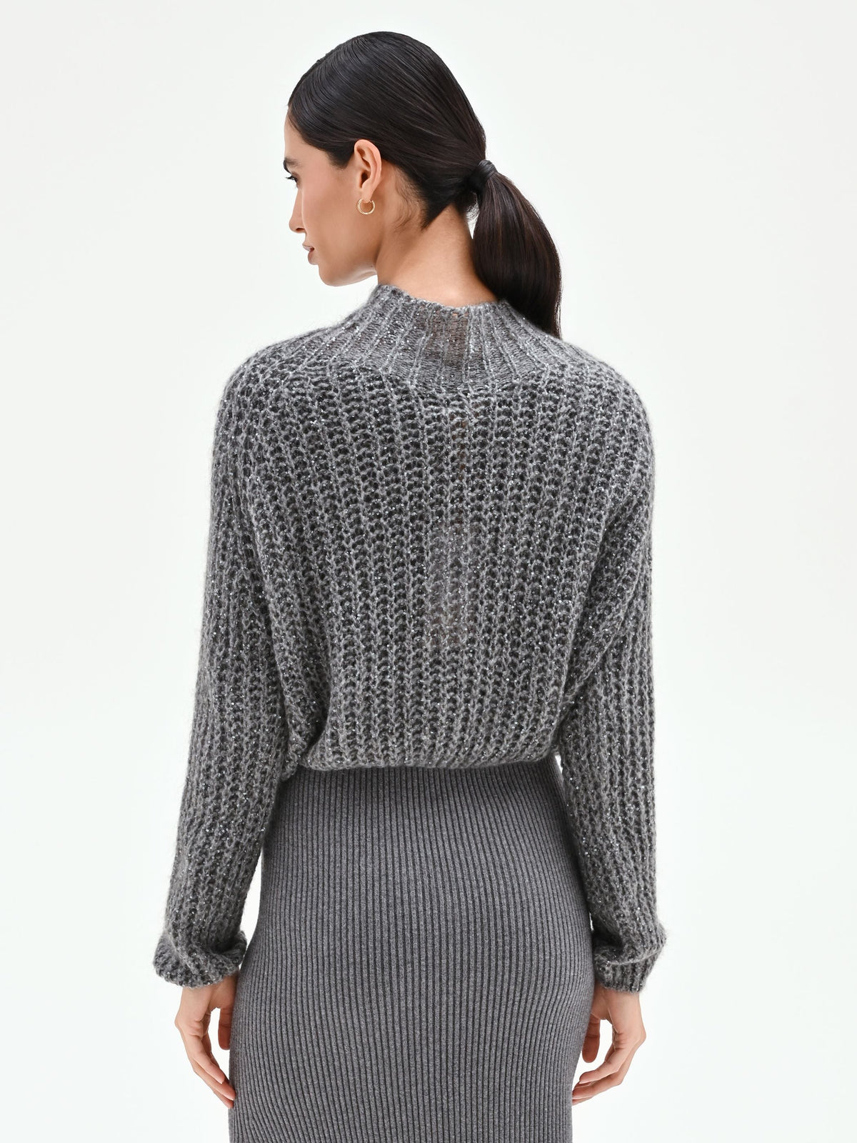 Maglia a collo alto grigia con filato lurex