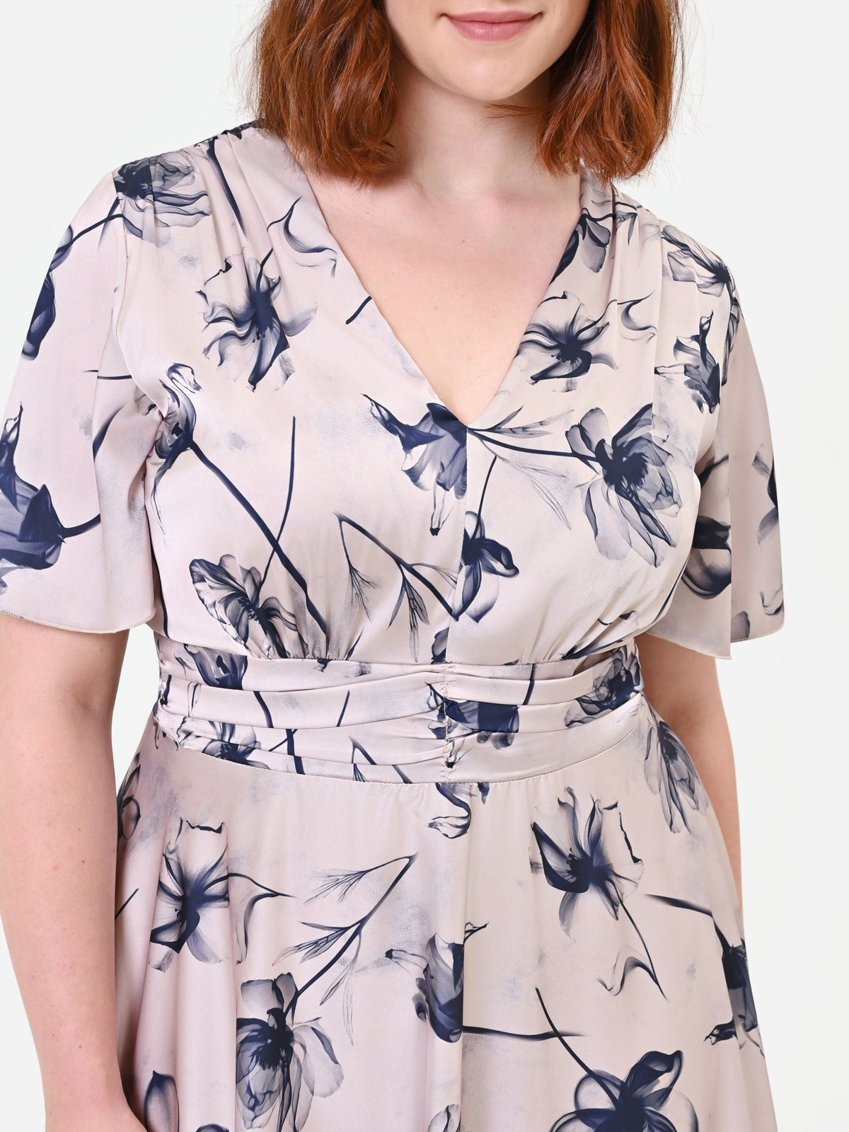 Abito Curvy  lungo a fiori blu navy in raso