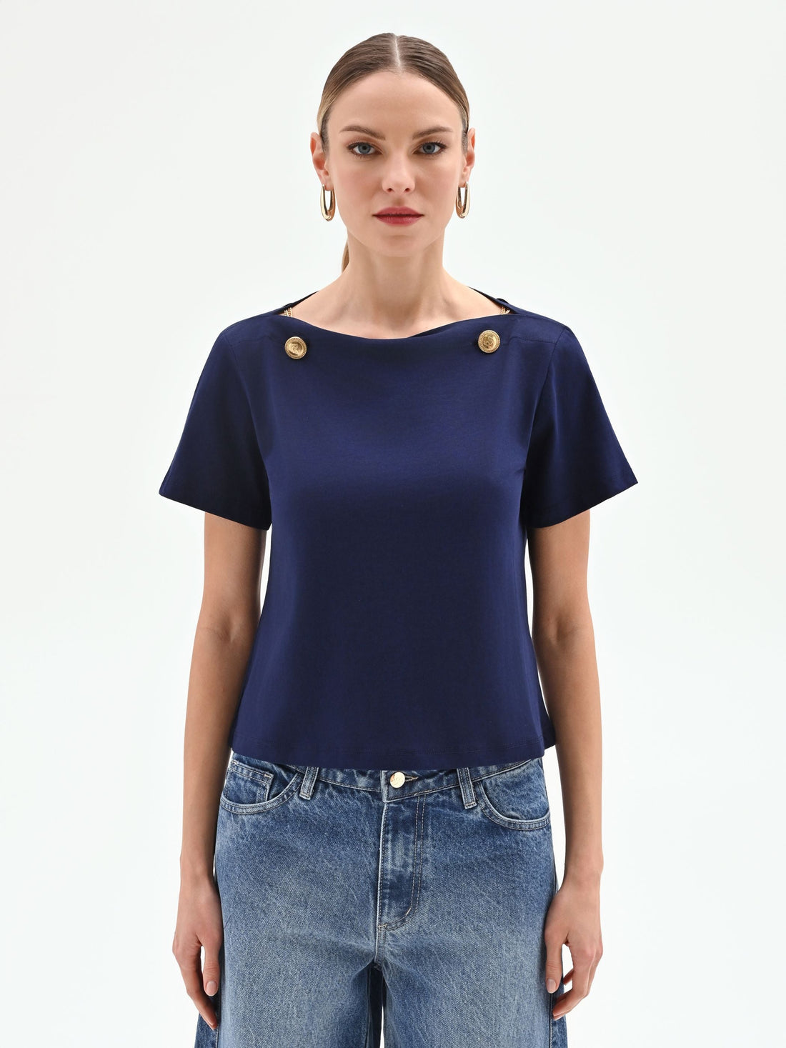 T-shirt blu navy con dettagli oro