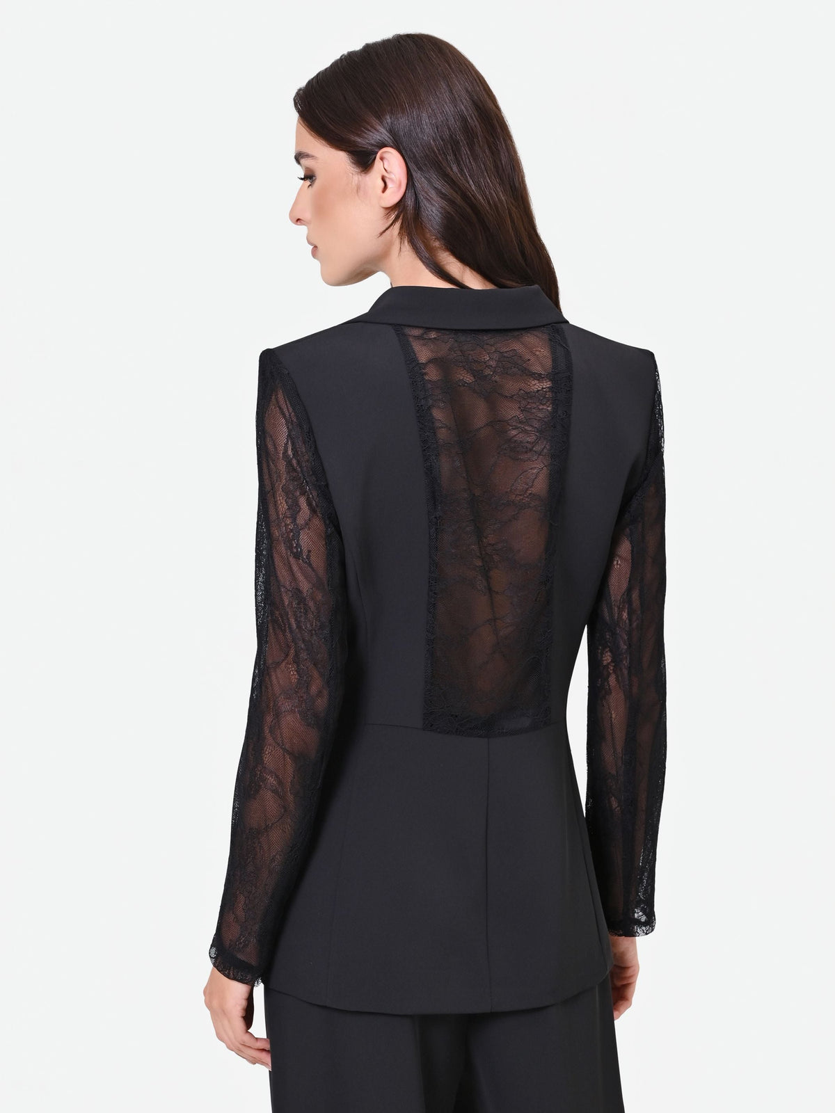 Blazer nero con maniche in pizzo
