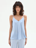 Top in raso cielo azzurro con scollo a V