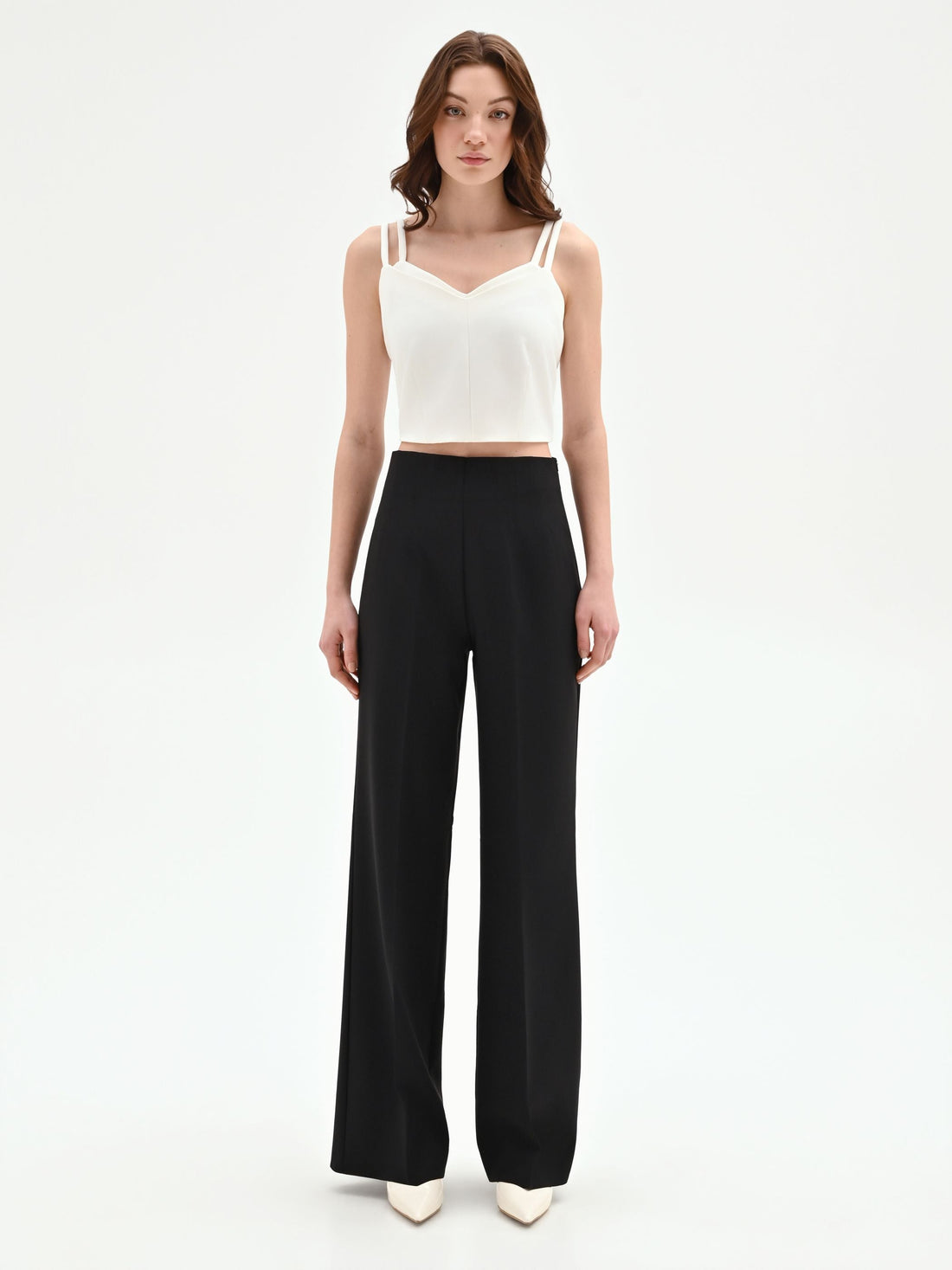 Pantalone nero a gamba larga