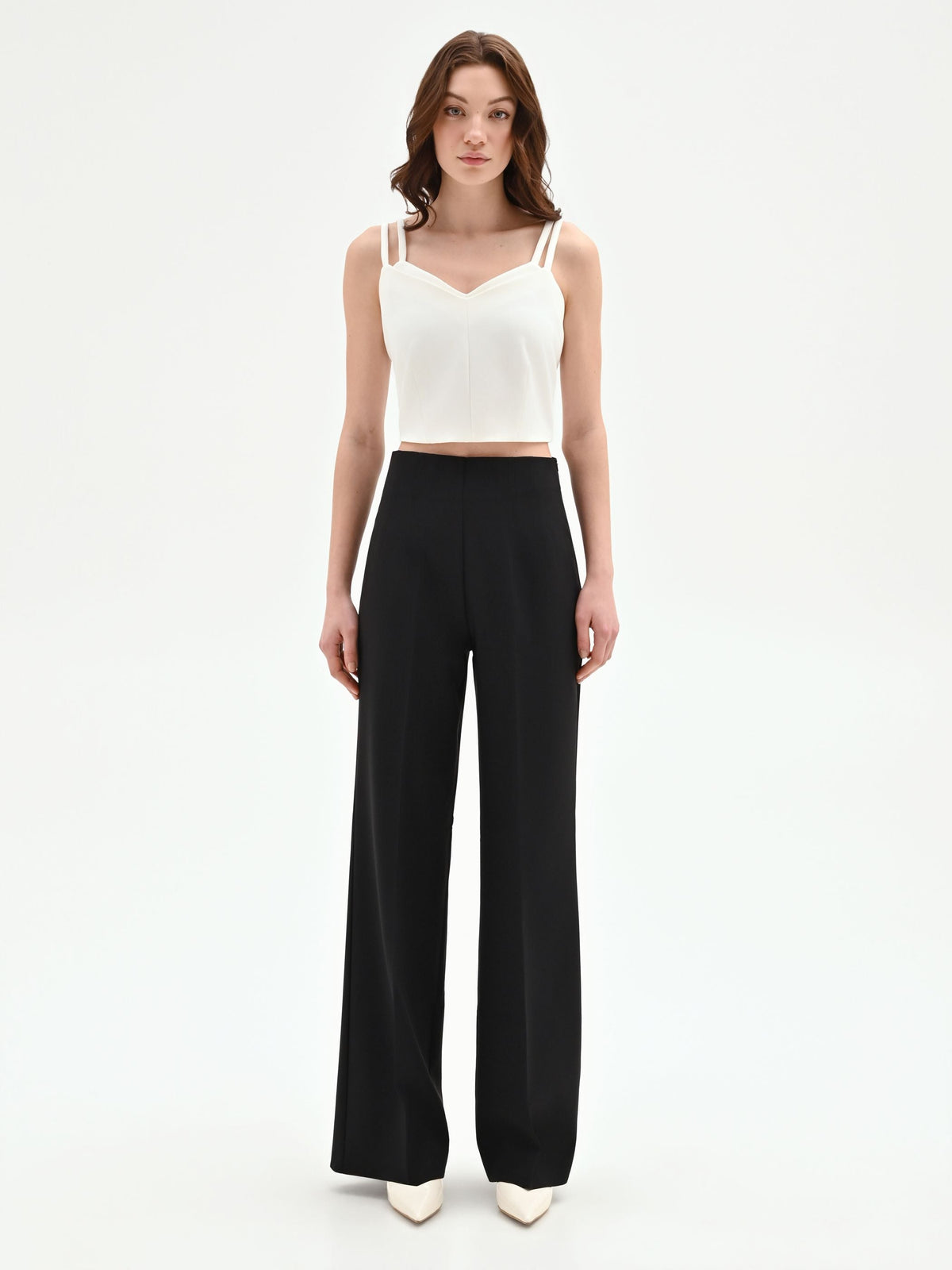 Pantalone nero a gamba larga