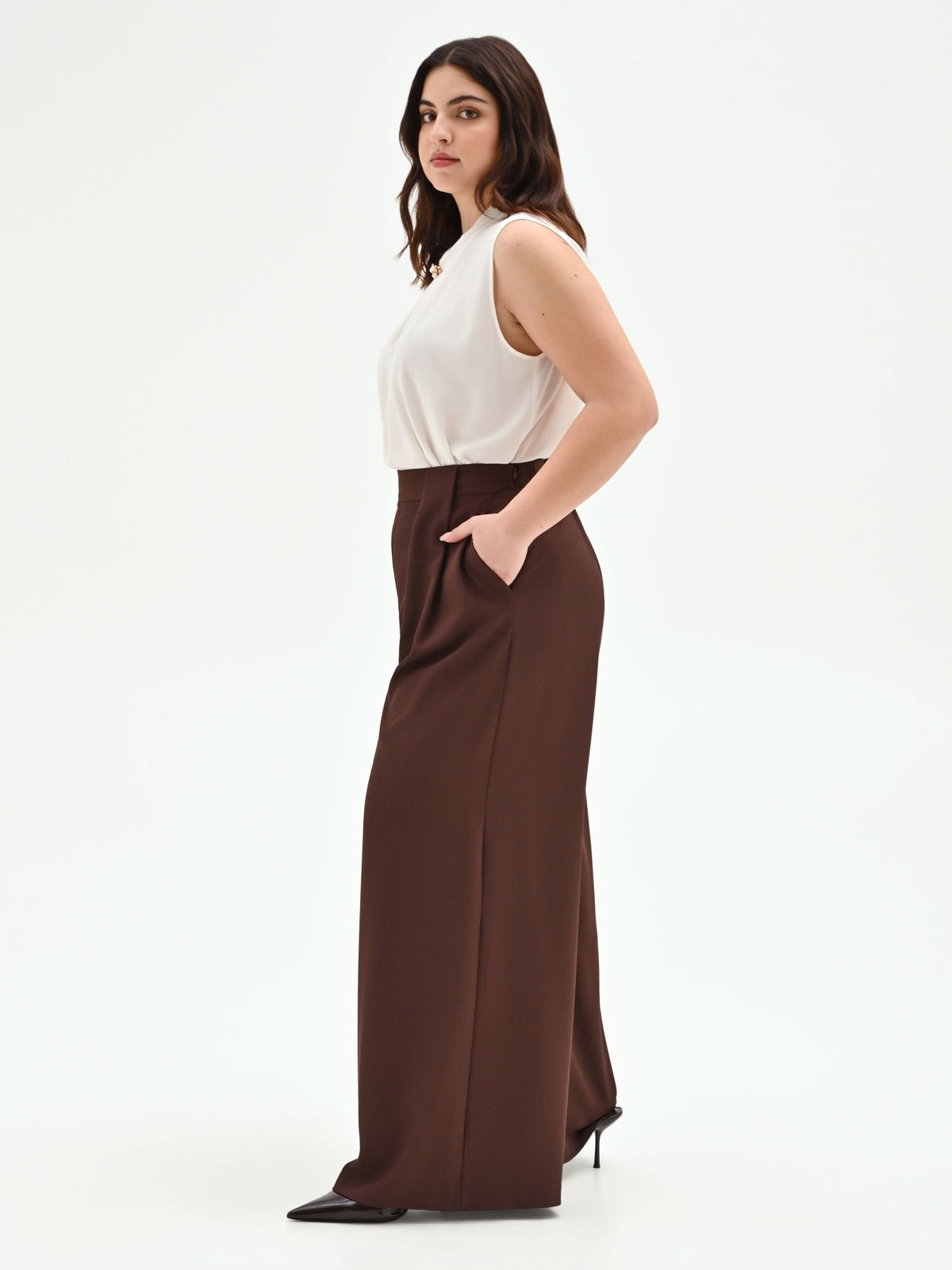 Pantalone curvy a palazzo cioccolato con pinces