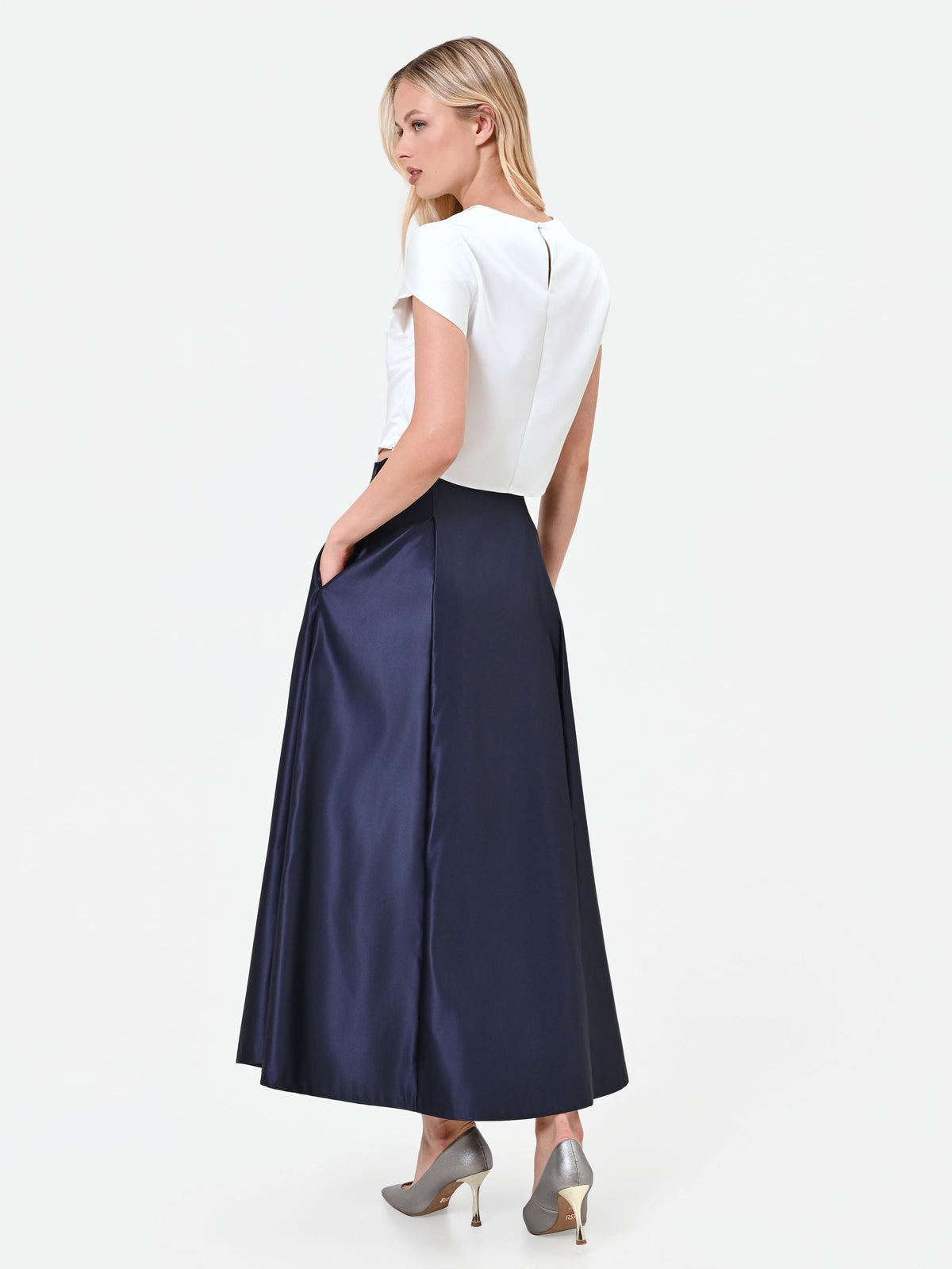 Gonna lunga blu navy con ampie pieghe