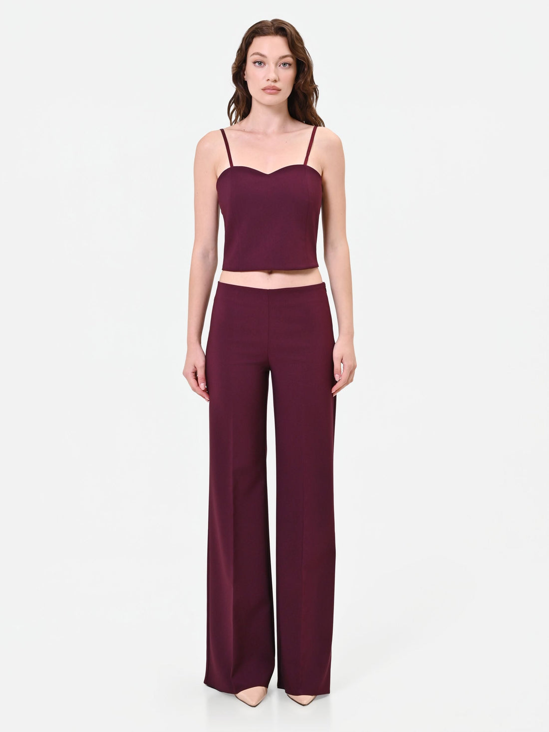 Pantalone a palazzo bordeaux rosso con piega stirata in tessuto tecnico