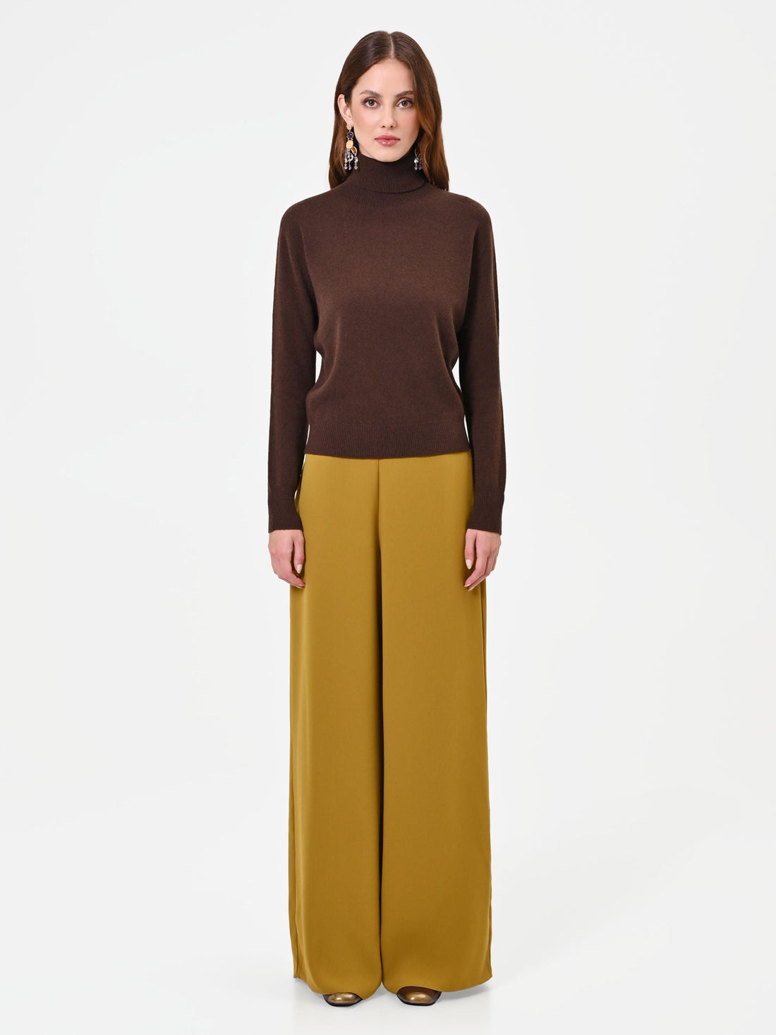 Maglia dolcevita marrone moro con bordi a costine