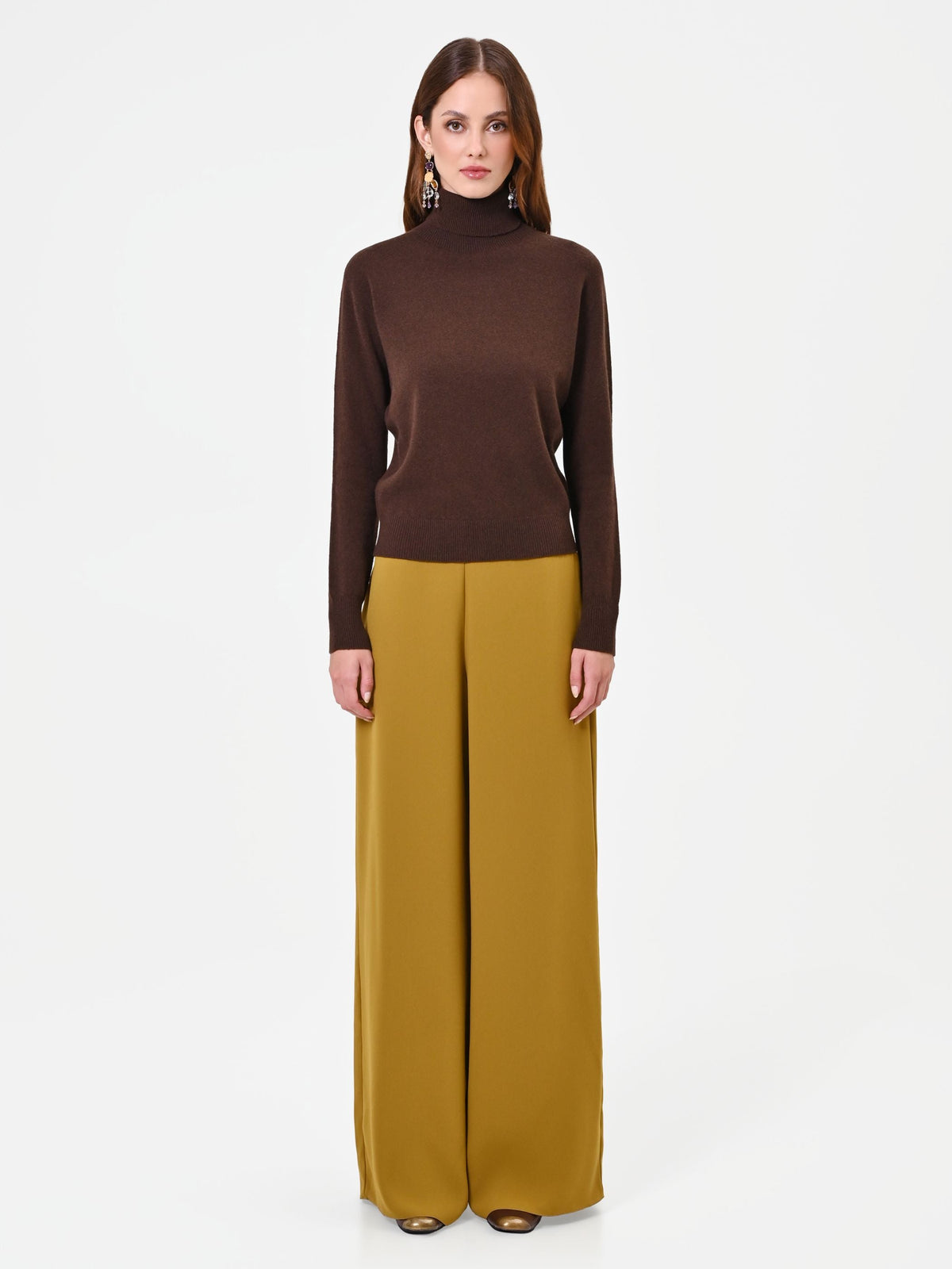 Maglia dolcevita marrone moro con bordi a costine