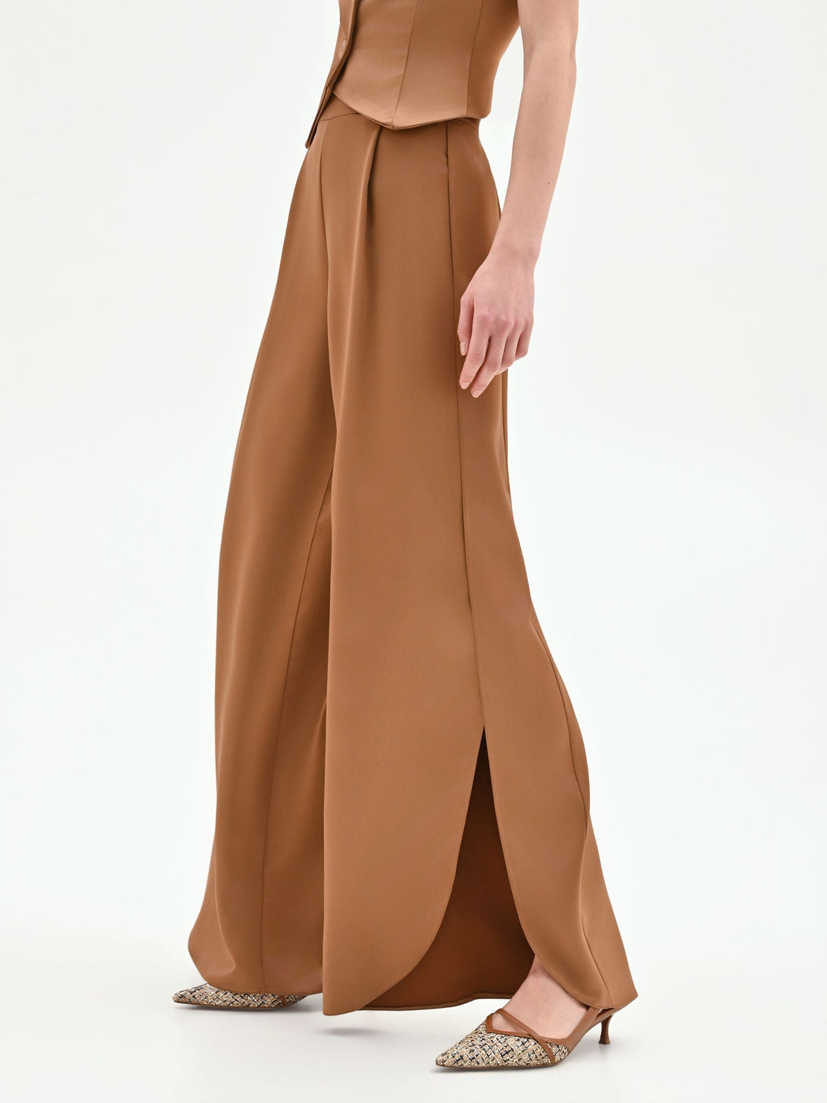 Pantalone a palazzo marrone bronzo con pinces