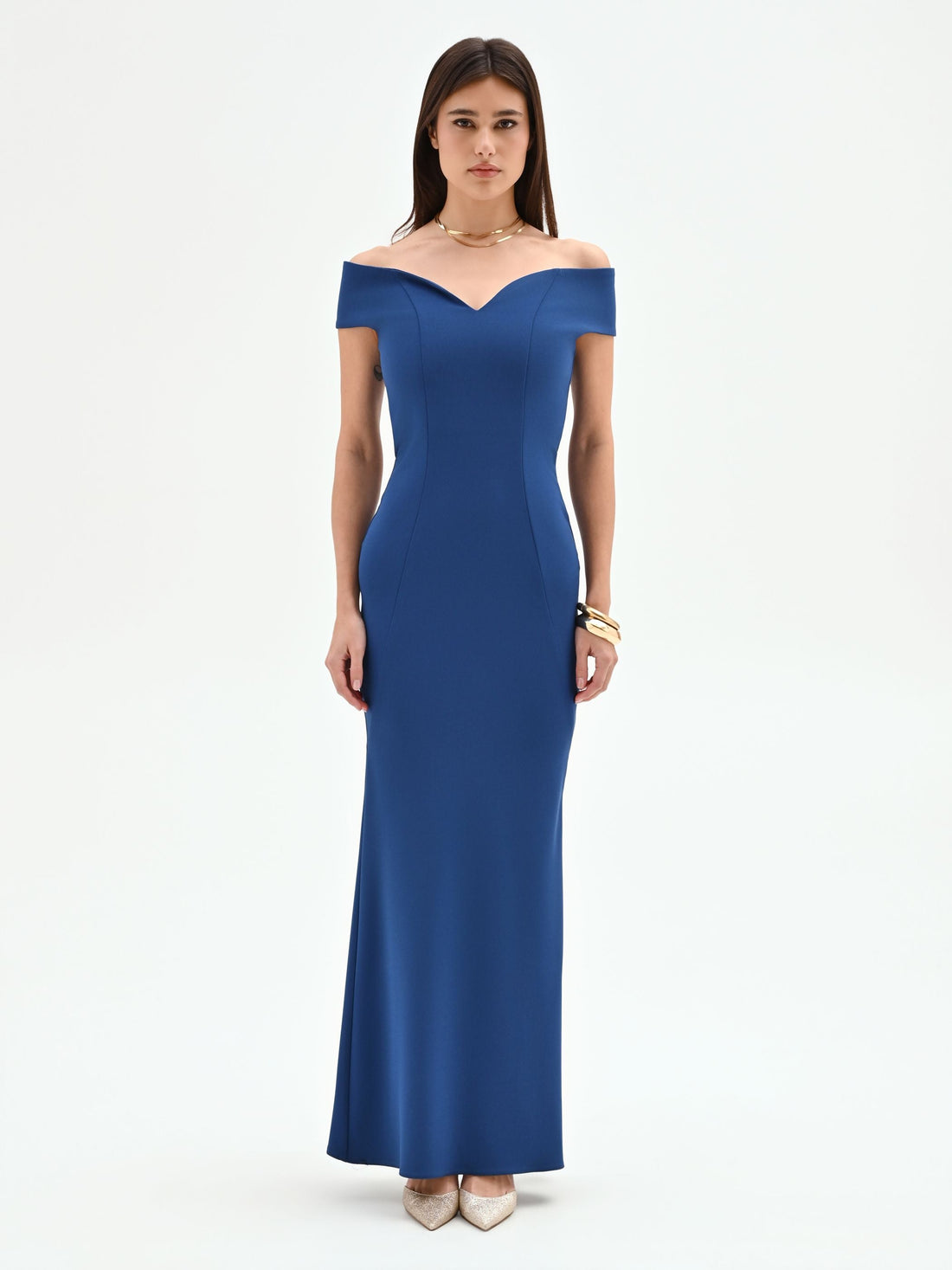 Abito lungo blu brillante con scollo a cuore