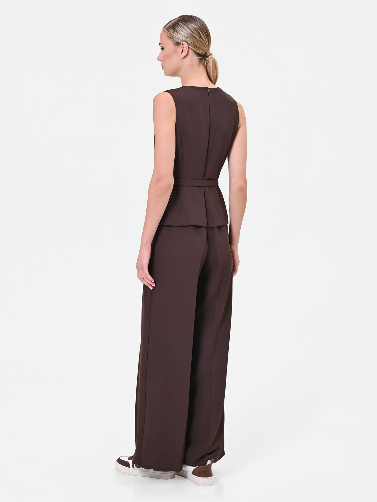Tuta marrone in cadi effetto gilet con cintura