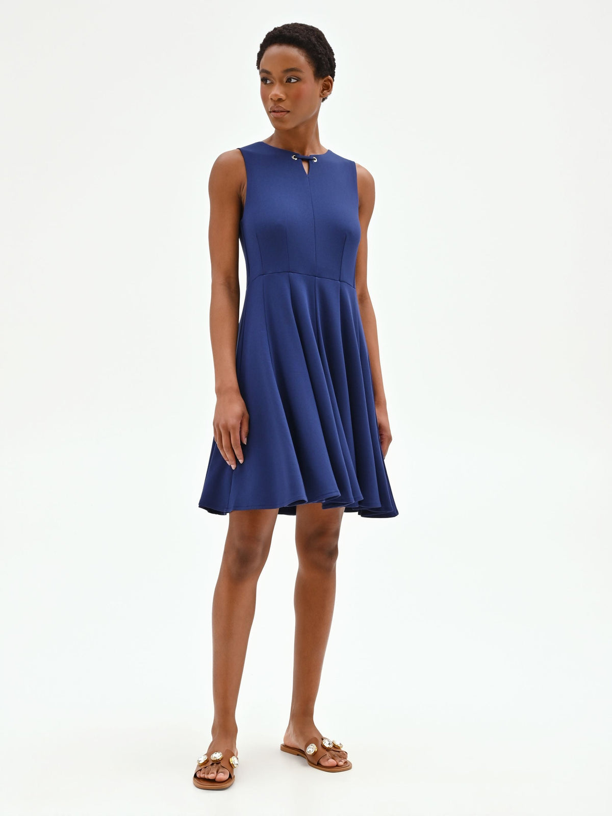 Abito blu fit and flare con scollo a goccia