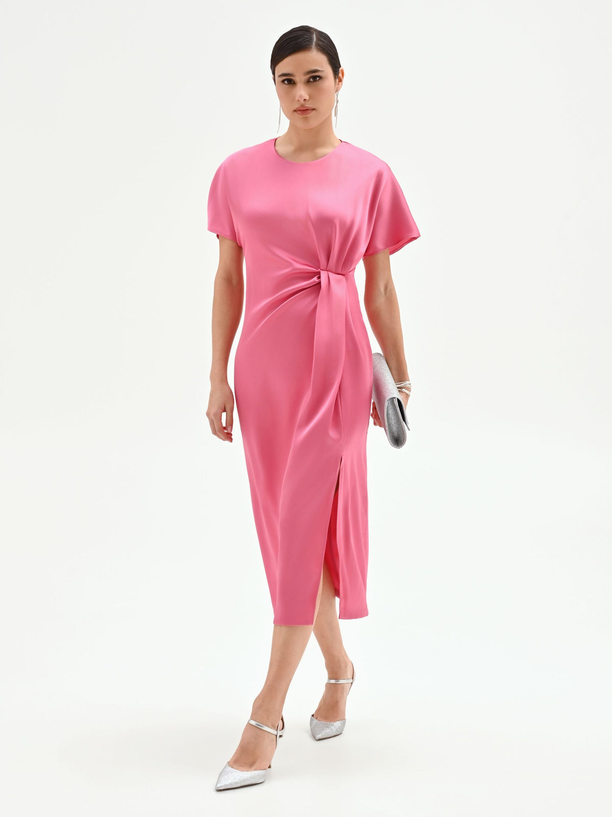 Abito midi rosa con nodo laterale
