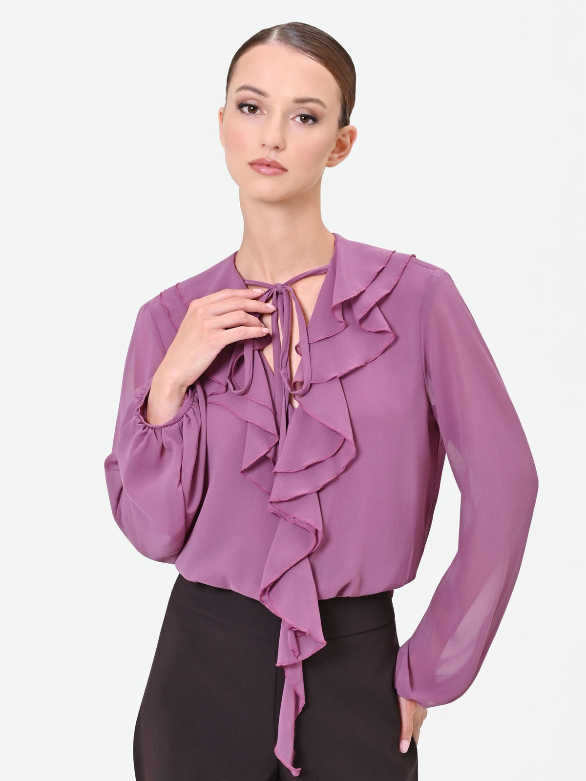Blusa rosa antico con rouches e volant