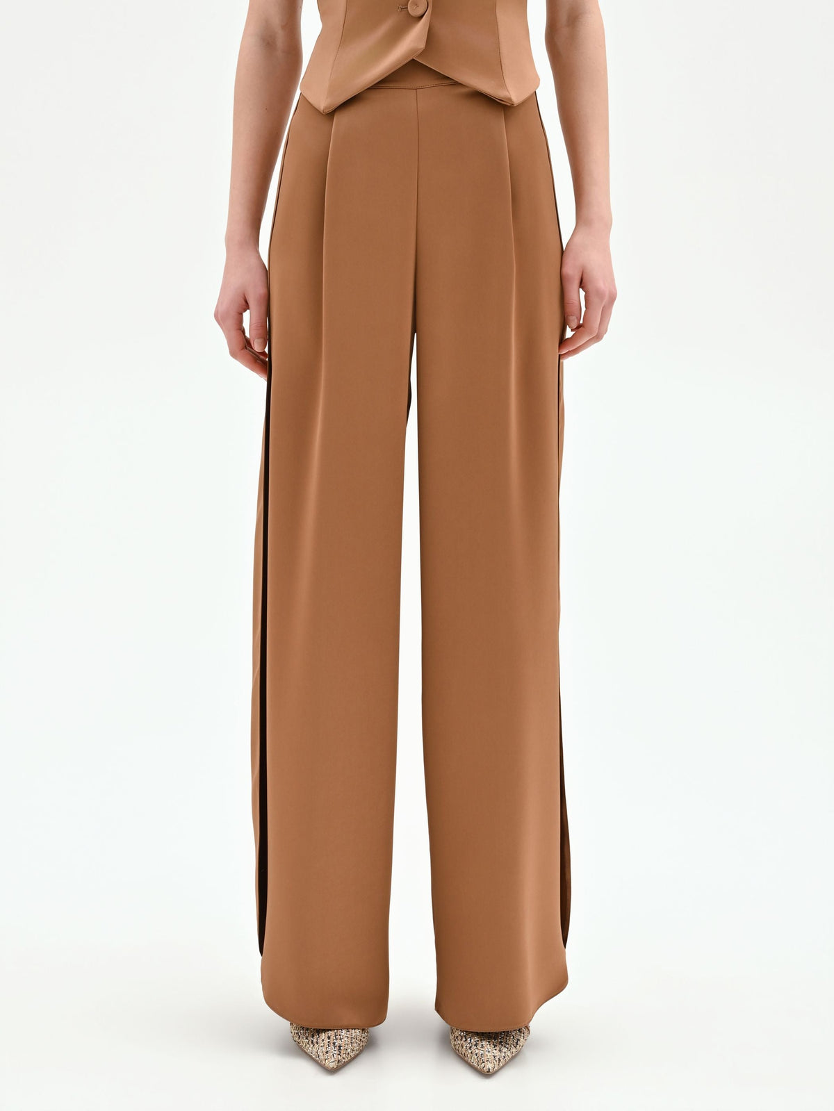 Pantalone a palazzo marrone bronzo con pinces