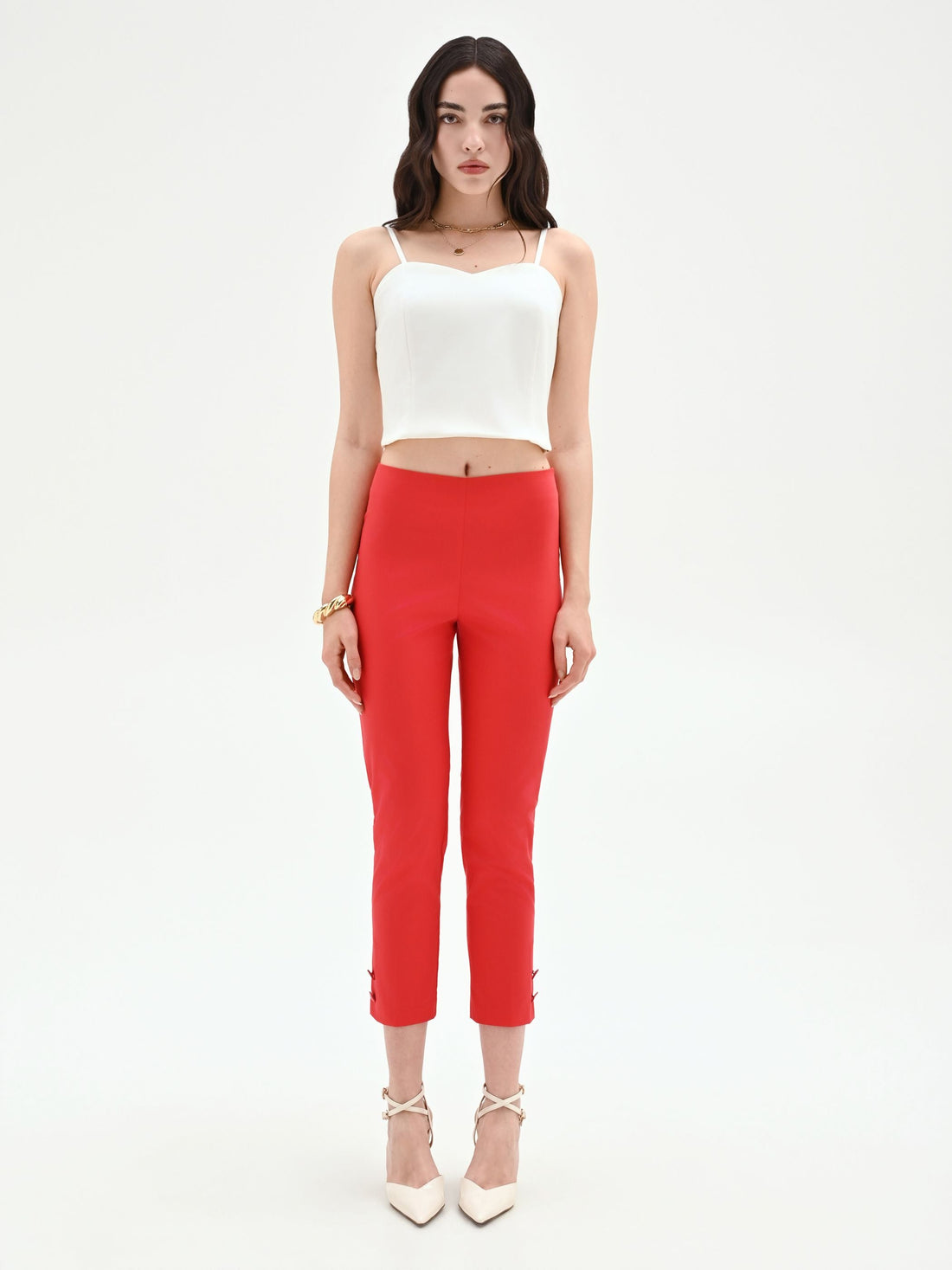 Pantalone rosso fragola con bottoni sul fondo