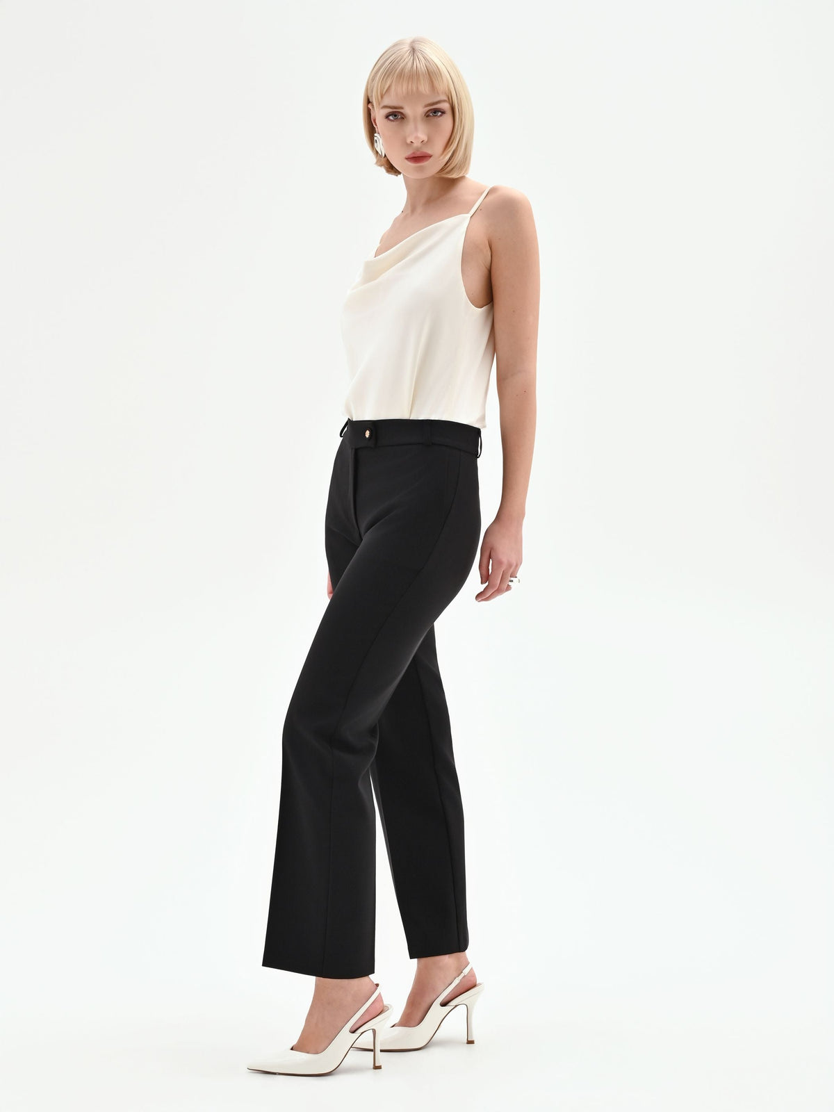 Pantalone slim nero scuro a vita alta