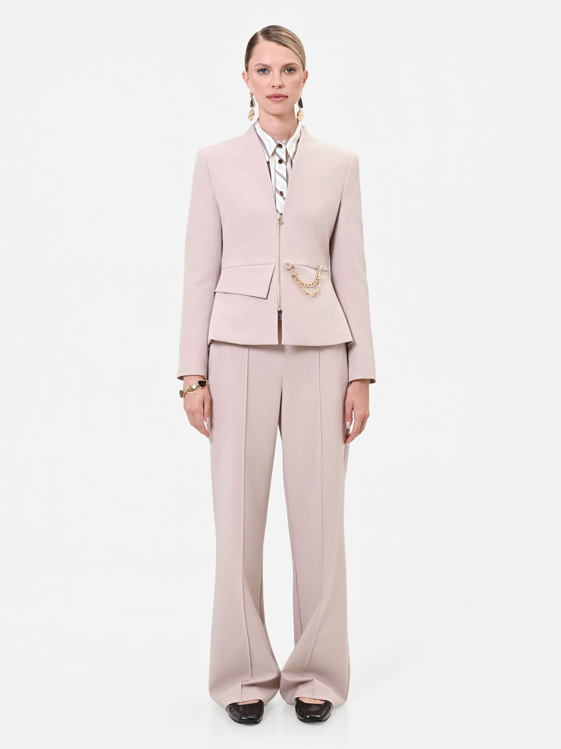 Giacca tortora beige con dettaglio catena