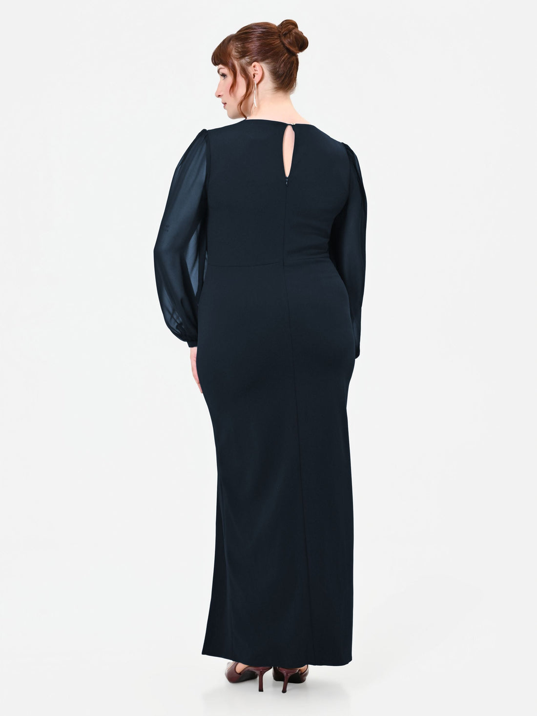 Abito Curvy lungo blu navy con maniche velate