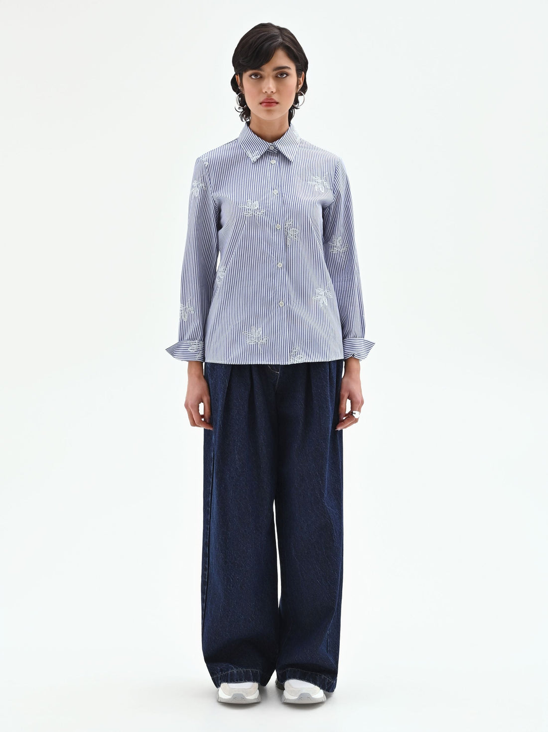 Camicia popeline a righe blu con ricami