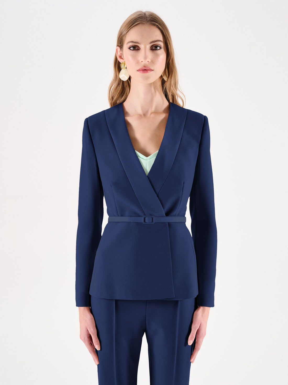 Giacca blu con cintura