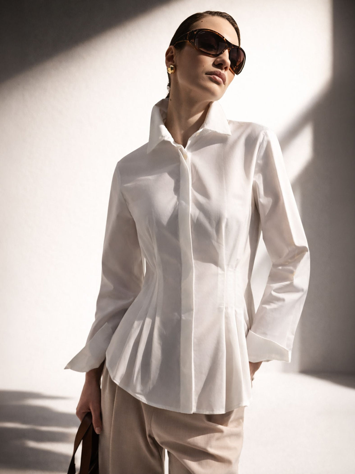 Camicia bianca con baschina