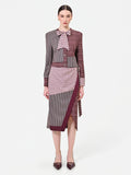 Giacca rosso bordeaux con design patchwork e fiocco