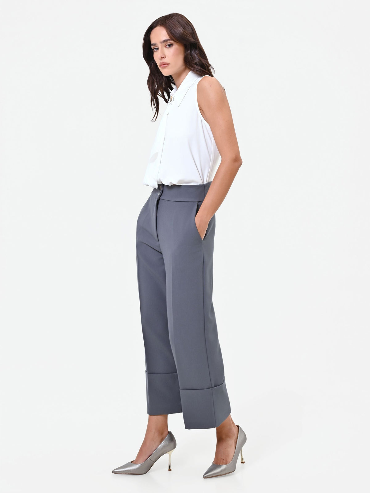Pantalone culotte grigio con risvolto alto