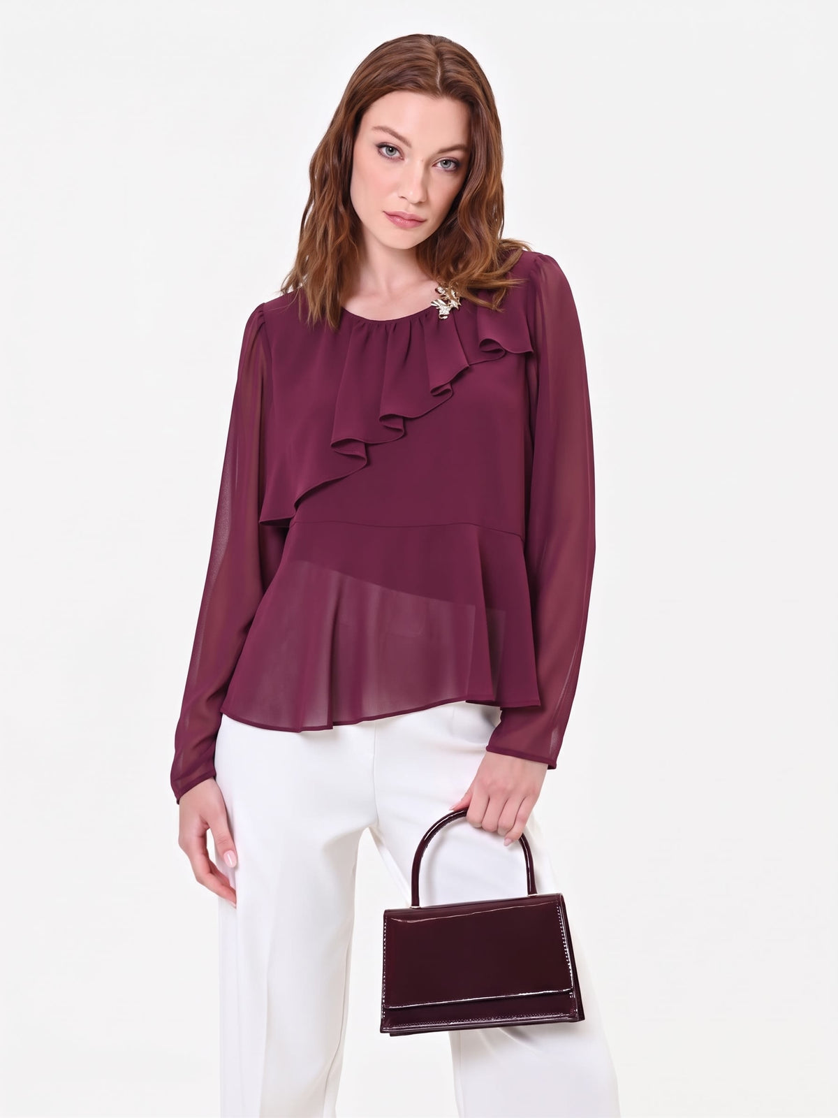 Blusa bordeaux con volant asimmetrico