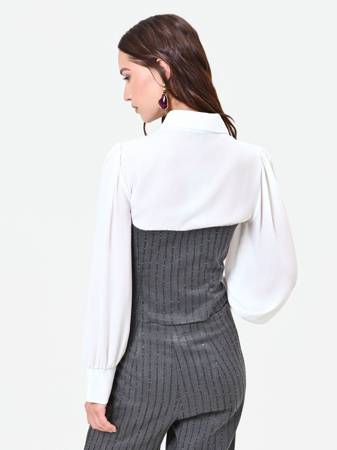 Blusa grigia con bustier gessato e paillettes
