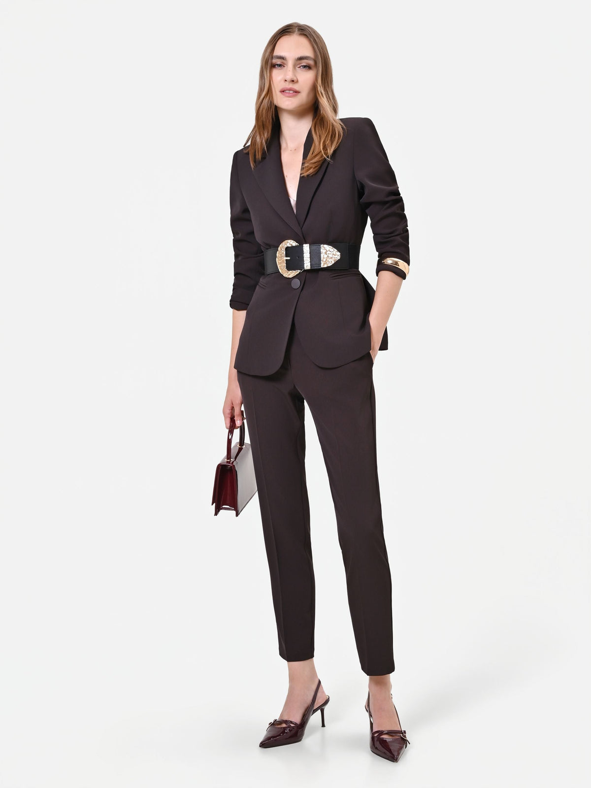 Pantalone marrone moro con piega stirata