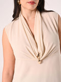 Blusa Curvy Beige con Gioiello