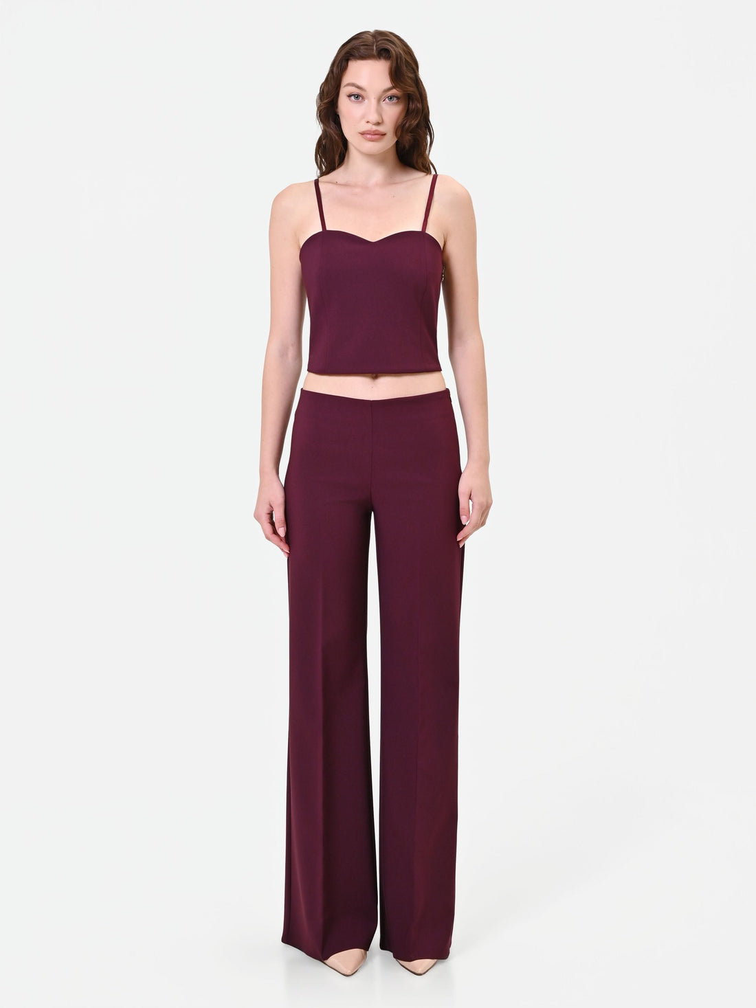 Top crop bordeaux rosso con scollo a cuore