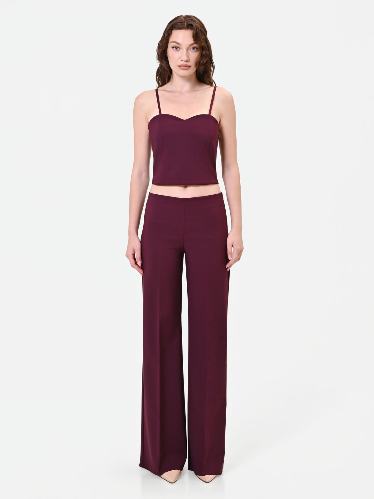 Top crop bordeaux rosso con scollo a cuore
