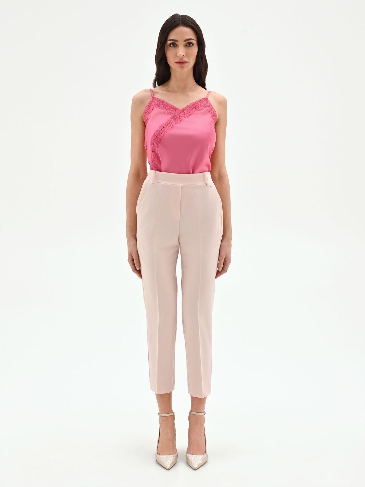 Pantalone cropped rosa con piega centrale