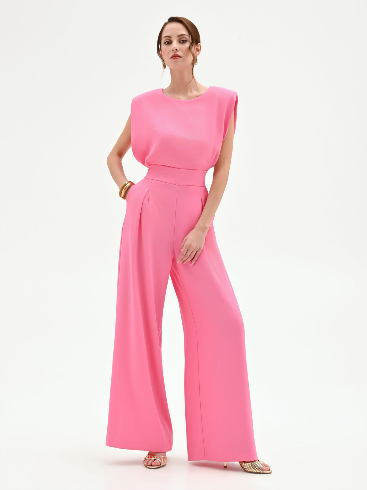 Tuta rosa con pantalone a palazzo
