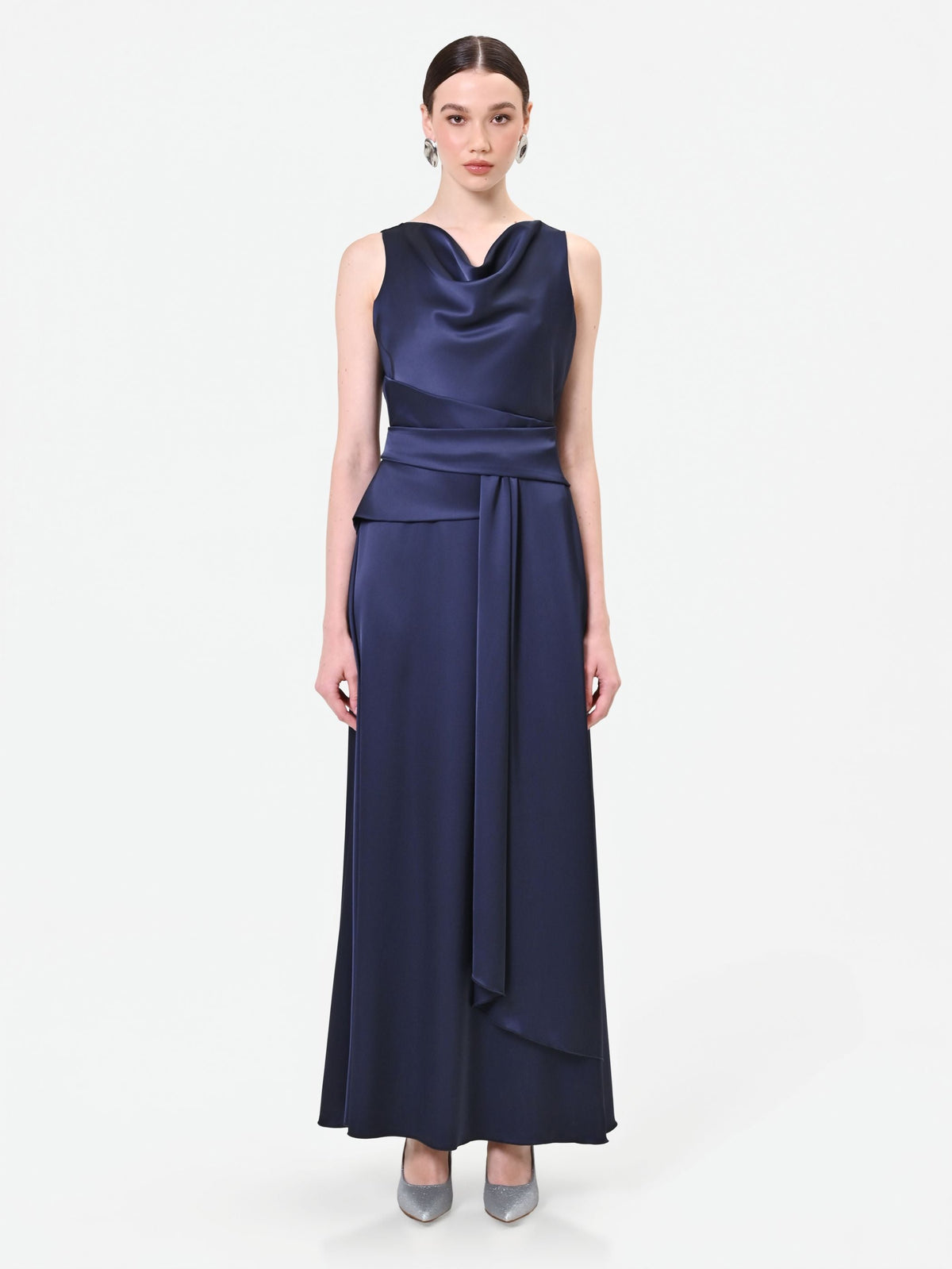 Abito lungo blu navy con scollo drappeggiato