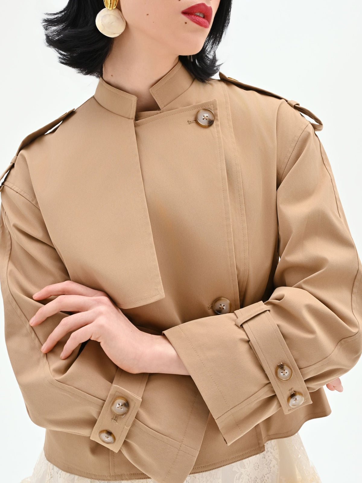 Trench corto over beige
