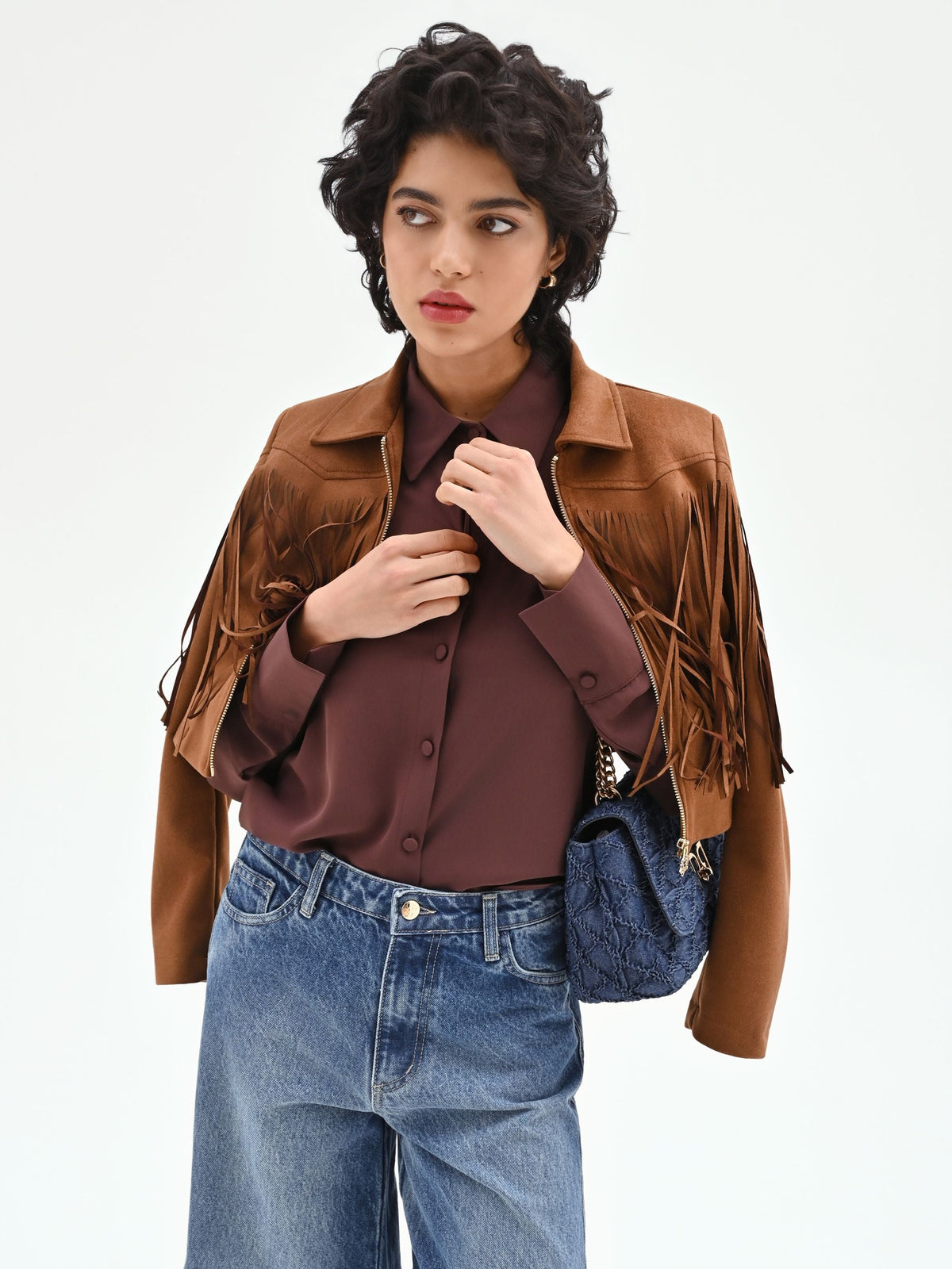 Camicia marrone con bottoncini ricoperti