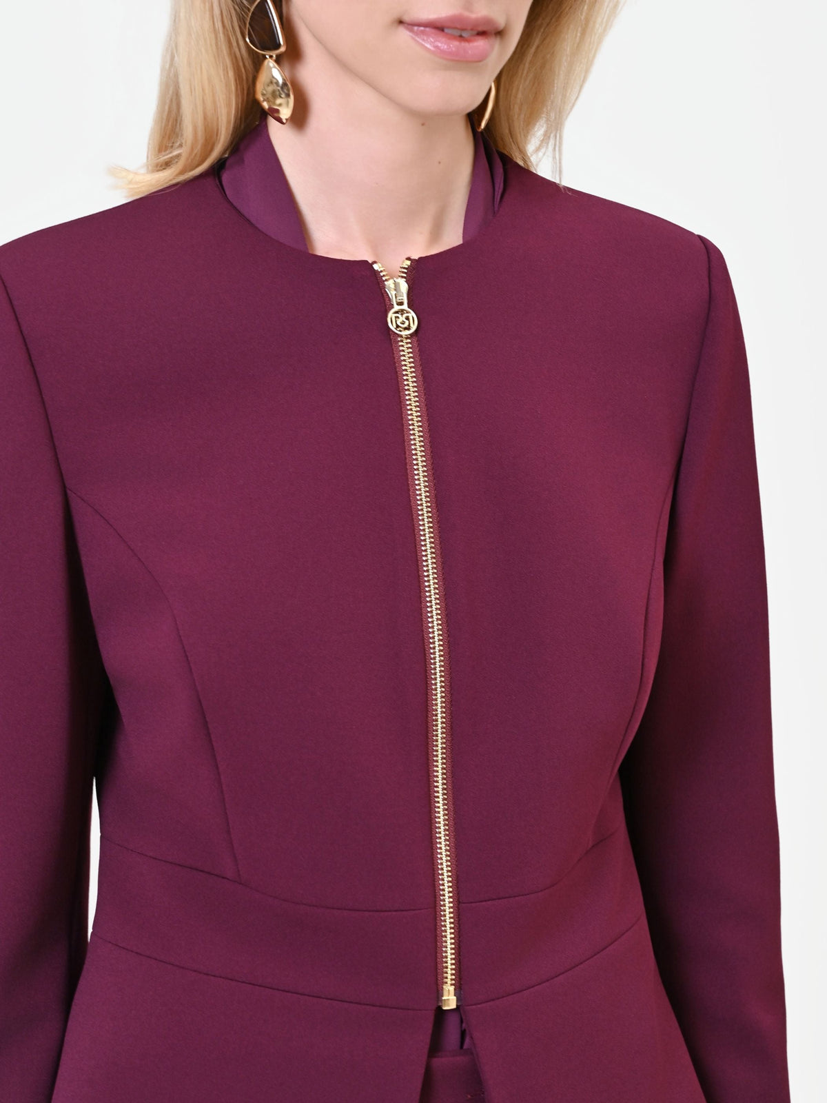 Giacca bordeaux rosso con baschina e zip a vista