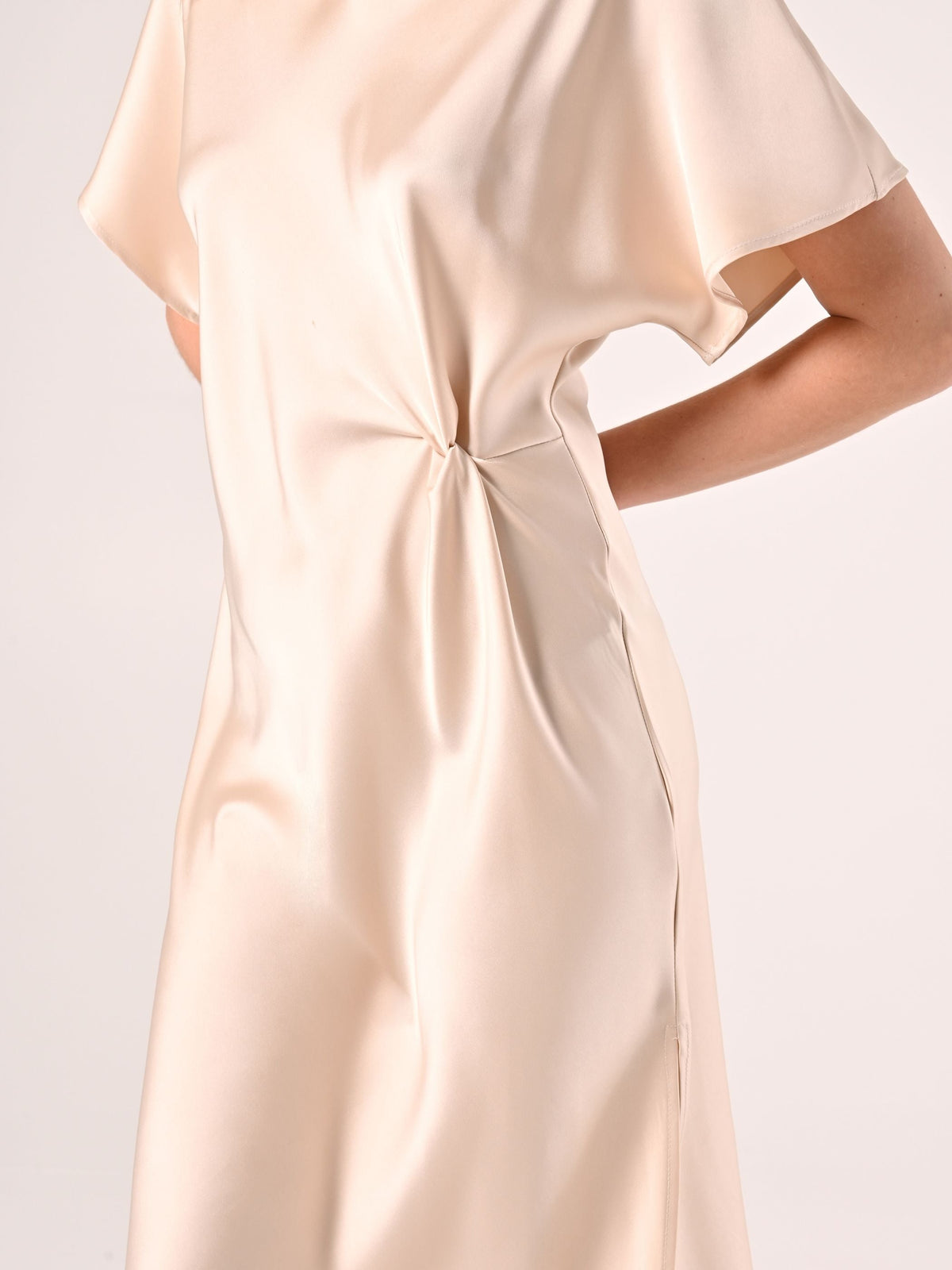 Abito Nodo Beige in Raso