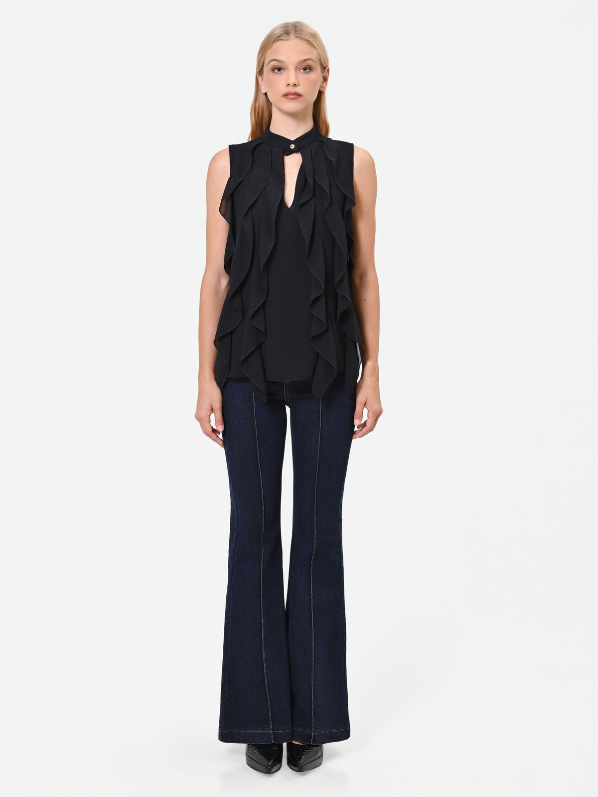 Top nero in georgette con rouches