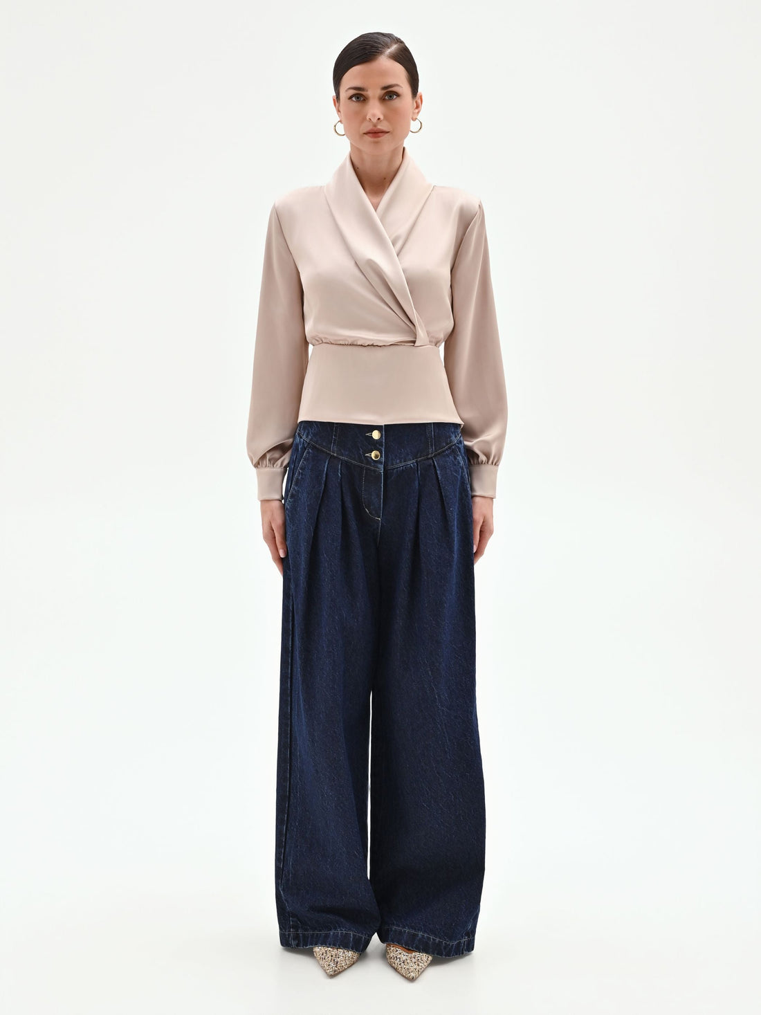 Blusa a portafoglio in raso tortora beige