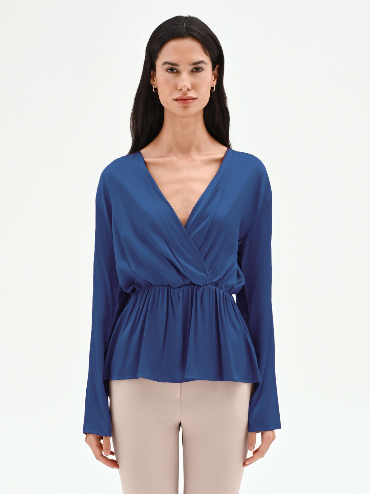 Blusa blu brillante con drappeggio