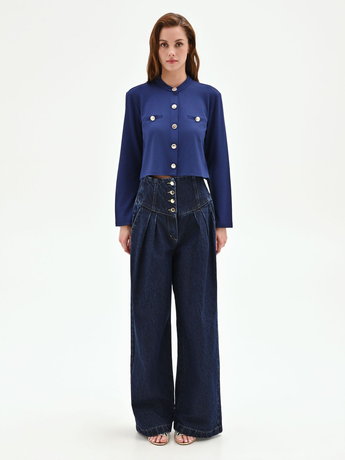 Cardigan blu morbido con bottoni dorati