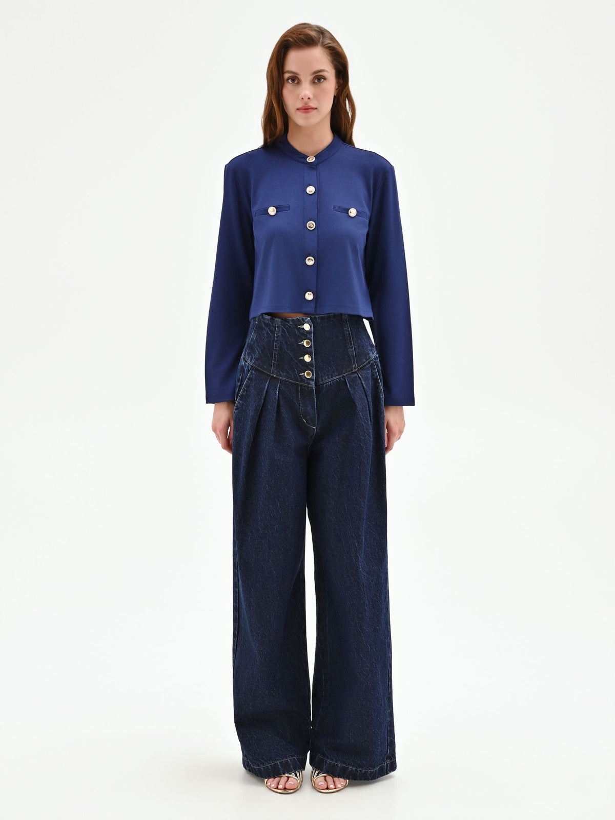 Cardigan blu morbido con bottoni dorati
