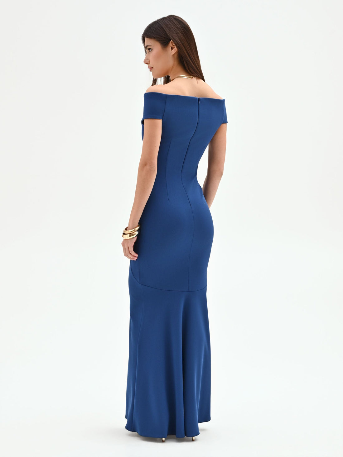 Abito lungo blu brillante con scollo a cuore