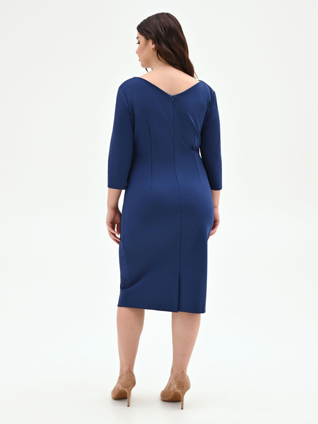 Abito curvy blu brillante con drappeggio laterale