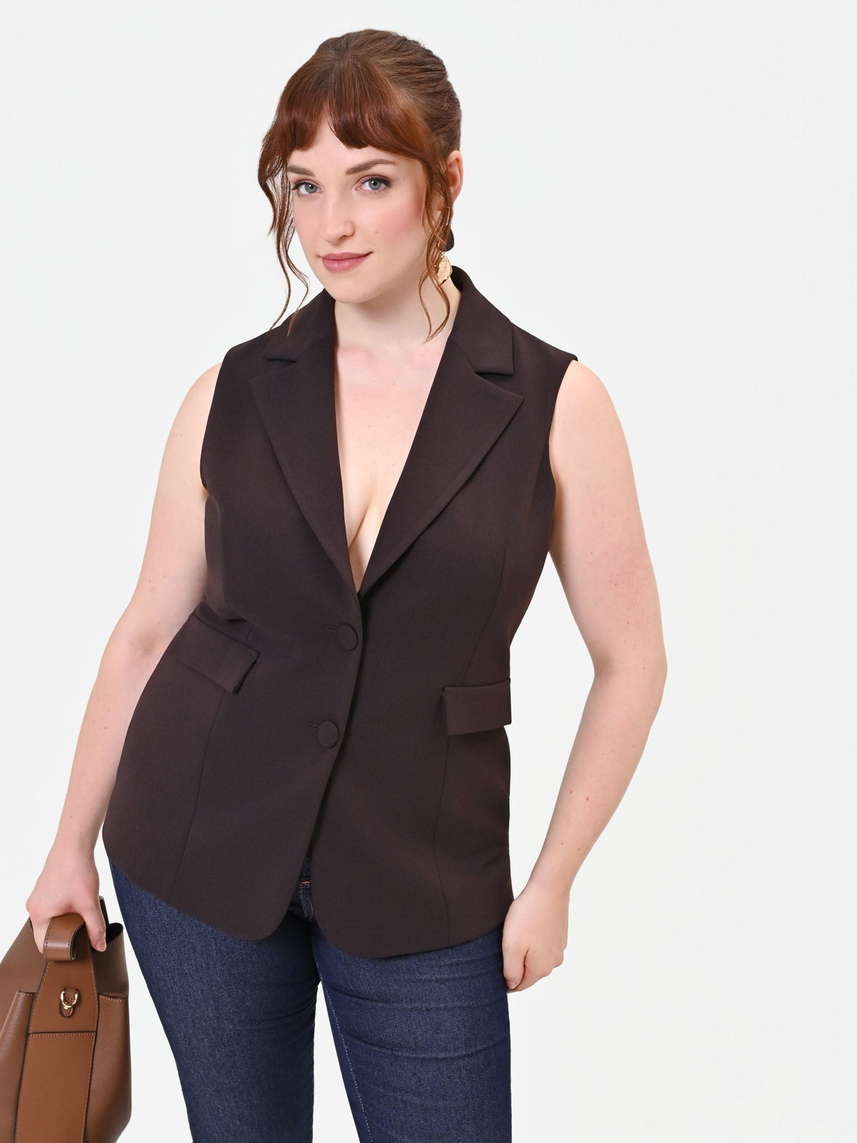 Gilet Curvy in tessuto tecnico marrone moro con revers